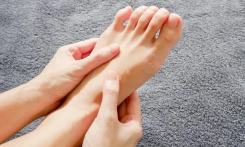 Ayaqlarda keyime ve uyusma